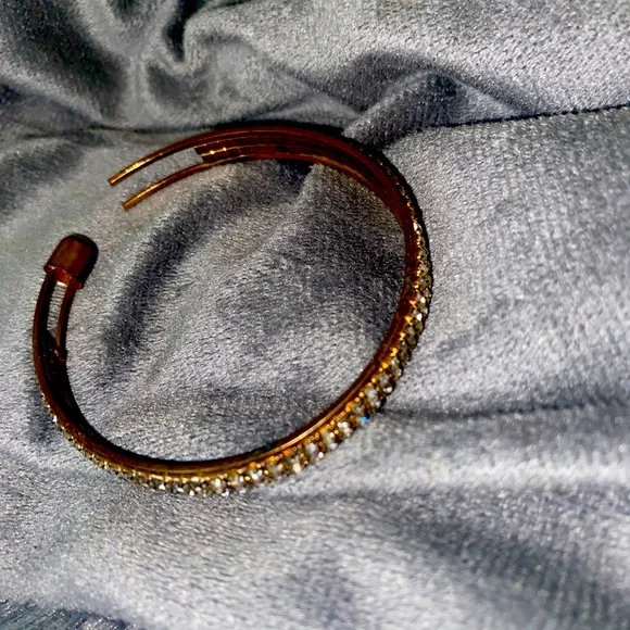 Beautiful bangle bracelet - Picture 1 of 4